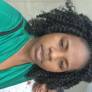 Baby-sitter sympathique à votre service