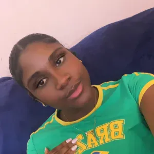 Baby-sitter á Meaux disponible