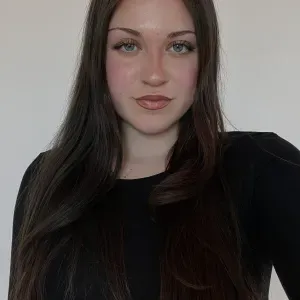 Baby-sitter expérimentée à Paris.