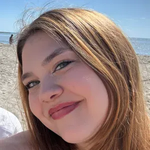  Jeune babysitter responsable et à l'écoute