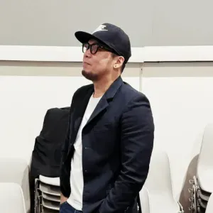 A hardworking Filipino in Paris!