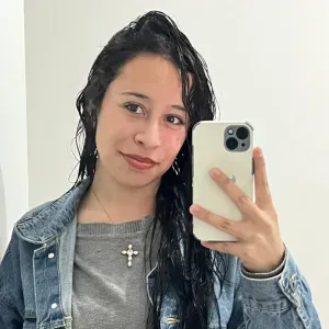 Babysitter disponivel na zona oeste