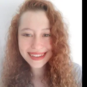 Sou uma ama carinhosa, atenta e paciente.