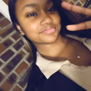 Baby-sitter expérimentée grâce à une famille nombreuse 