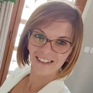 Femme de ménage rigoureuse dans la somme 