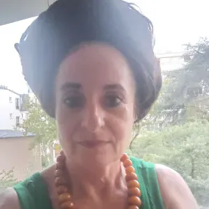 Aide les aînés avec respect et amour.