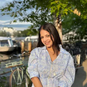 Hi  I am Anita  Ii am a student in Berlin  .