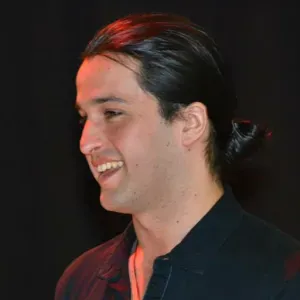 Procuro mulher para ajudar na limpeza