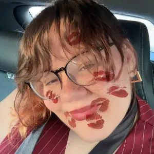 Je suis une etudiante à la recherche d'un petit travail