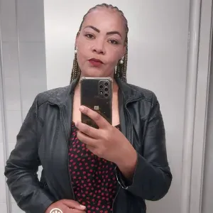 Procuro trabalho de limpezas. 