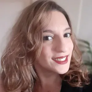 Animatrice, nounou, crèche diplômée + pet sitting