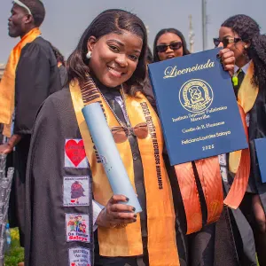 Babysitter Com experiência em Angola 