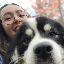 Pet-sitter prête à adorer vos petits compagnons!