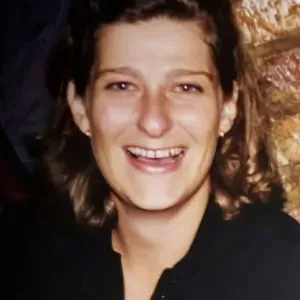 Babysitter, experiência com bebés recém nacidos até 4 anos