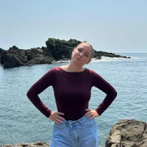 Baby-sitter disponible en soirée et le week-end sur Namur 