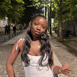 Baby-sitter expérimentée à Paris 