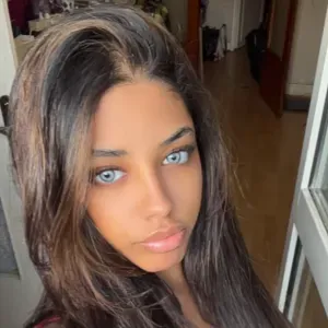 Femme de ménage, responsable à Paris