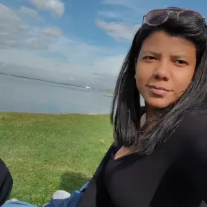 Cuido do seu bebê,  sou mãe e cuidadora.