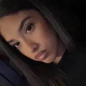 Jeune étudiante à la recherche d'un emploie 