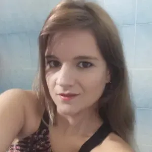 Employée de ménage sur l'aire hyéroise