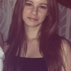 Baby-sitter étudiante à la recherche de garde d'enfants