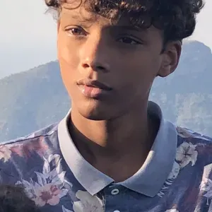 Lycéen responsable disponible pour baby-sitting; devoirs.