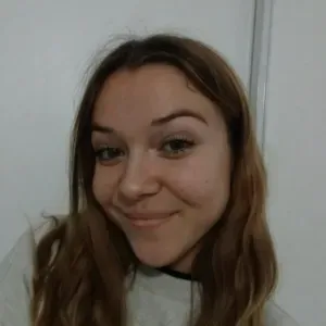 Baby-sitter disponible