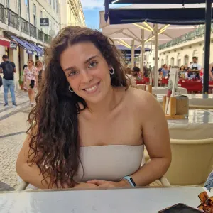 Medical student aiming to help others achieve their goals. 