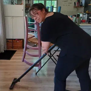  Femme de ménage dynamique et enjouée ! 