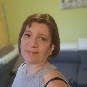 Je suis à la recherche d'un(e) (baby-Sitter/nounou)