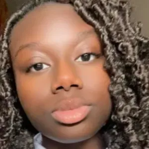 Baby-sitter très motivée à Noyon !