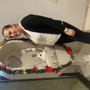 Bonjour  Je suis Ioana je 20 ans de travailler à hôtel 