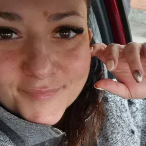 AIUTO COMPITI E BABY SITTER OFFRESI (ANCHE STIRO)