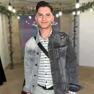 Paseador en Pelayos de la Presa