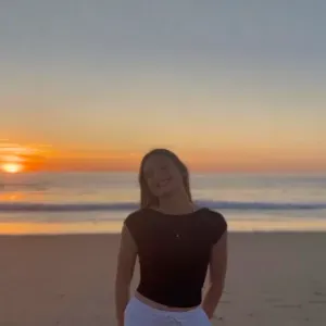 Jeune baby-sitter motivée, Landes