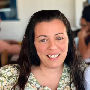 Empregada de limpeza responsavel
