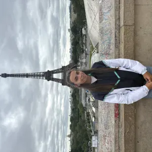 Baby sitter à la recherche de garde d'enfant 