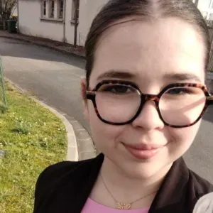 Jeune baby-sitter passionnée !