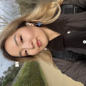 English-speaking babysitter looking for a job!