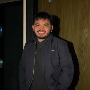Commited tutor willing and interested looking a job