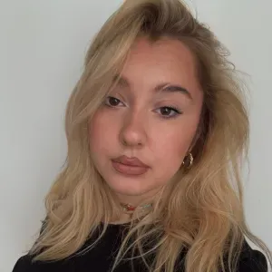 Baby-sitter expérimentée à Royan 