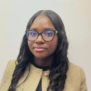 Baby-sitter , créative et responsable, disponible à domicile