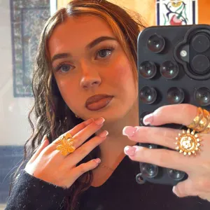 Baby-sitter sérieuse en formation CAP petite enfance