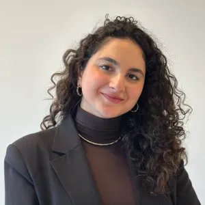 Baby-sitter sérieuse et fiable – disponible rapidement