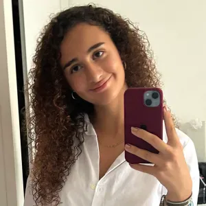 Baby-sitter sérieuse et bienveillante à Antibes