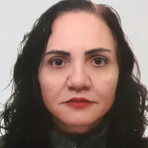 Cuidadora com 12 anos de experiência na área da saúde