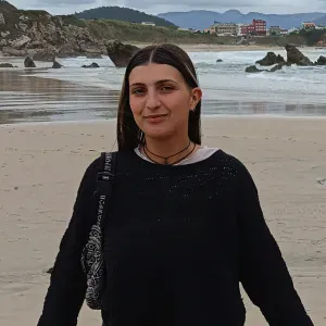 Canguro en Santiago de Compostela con 5 años de experiencia