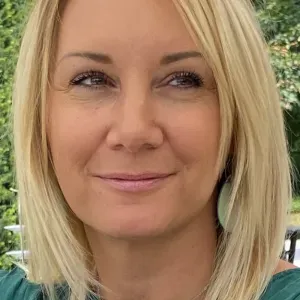 Je recherche un nourrice 