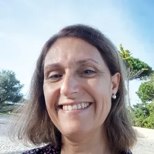 Babysitter responsável e carinhosa Cascais 