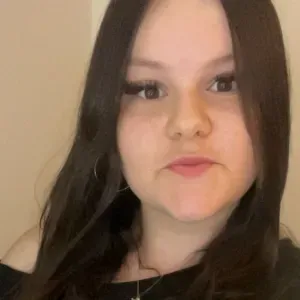 16-jährige Babysitterin sucht nette Familie